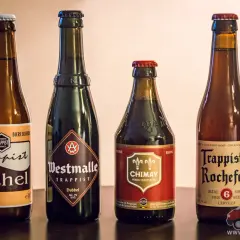 Cztery butelki piwa trapistów: Achel, Westmalle, Chimay i Rochefort. Każde piwo z mnichem na etykiecie to gwarancja jakości.