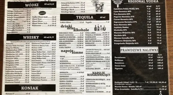 Menu z napojami, w tym wódki, whisky, koniak, rum, tequila, regionalne wódki, nalewki, napoje zimne i gorące. Wśród nich znajdziemy m.in. wódkę Krajcar.