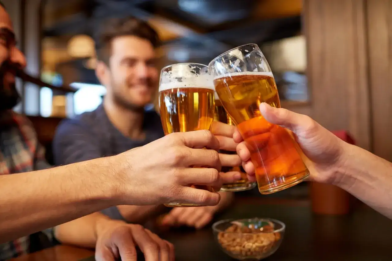 Czy piwo to alkohol? Prawda o % i etykietach!